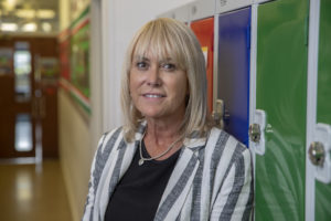 Gwobr Fawreddog OU50 yn cael ei Chyflwyno i Ysgol Monkton Priory